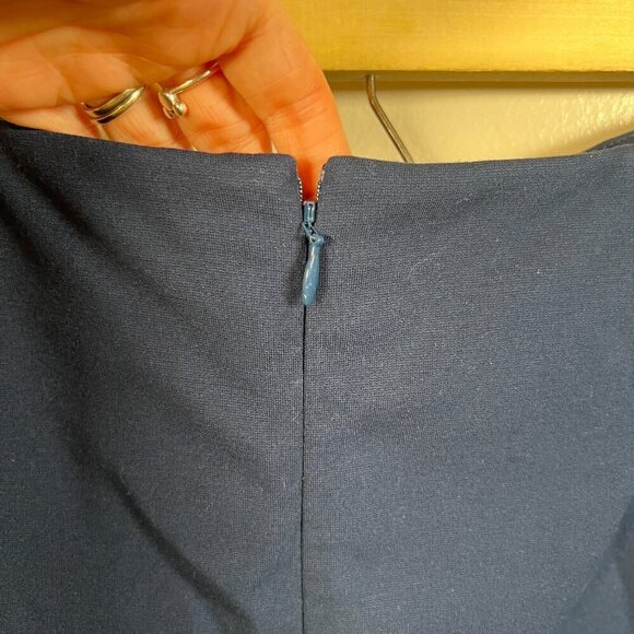 Akris Punto Scallop 2 Piece Top Skirt Size 6/8 Navy Blue Work Career Art to Wear - Picture 15 of 16